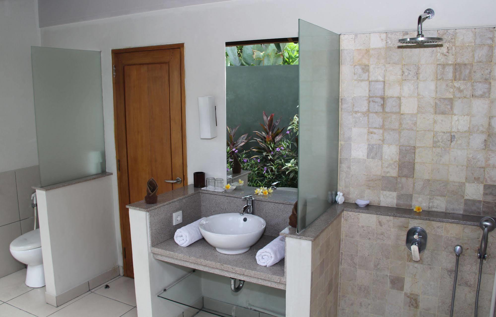 Balinea Holiday Home Seminyak Eksteriør billede